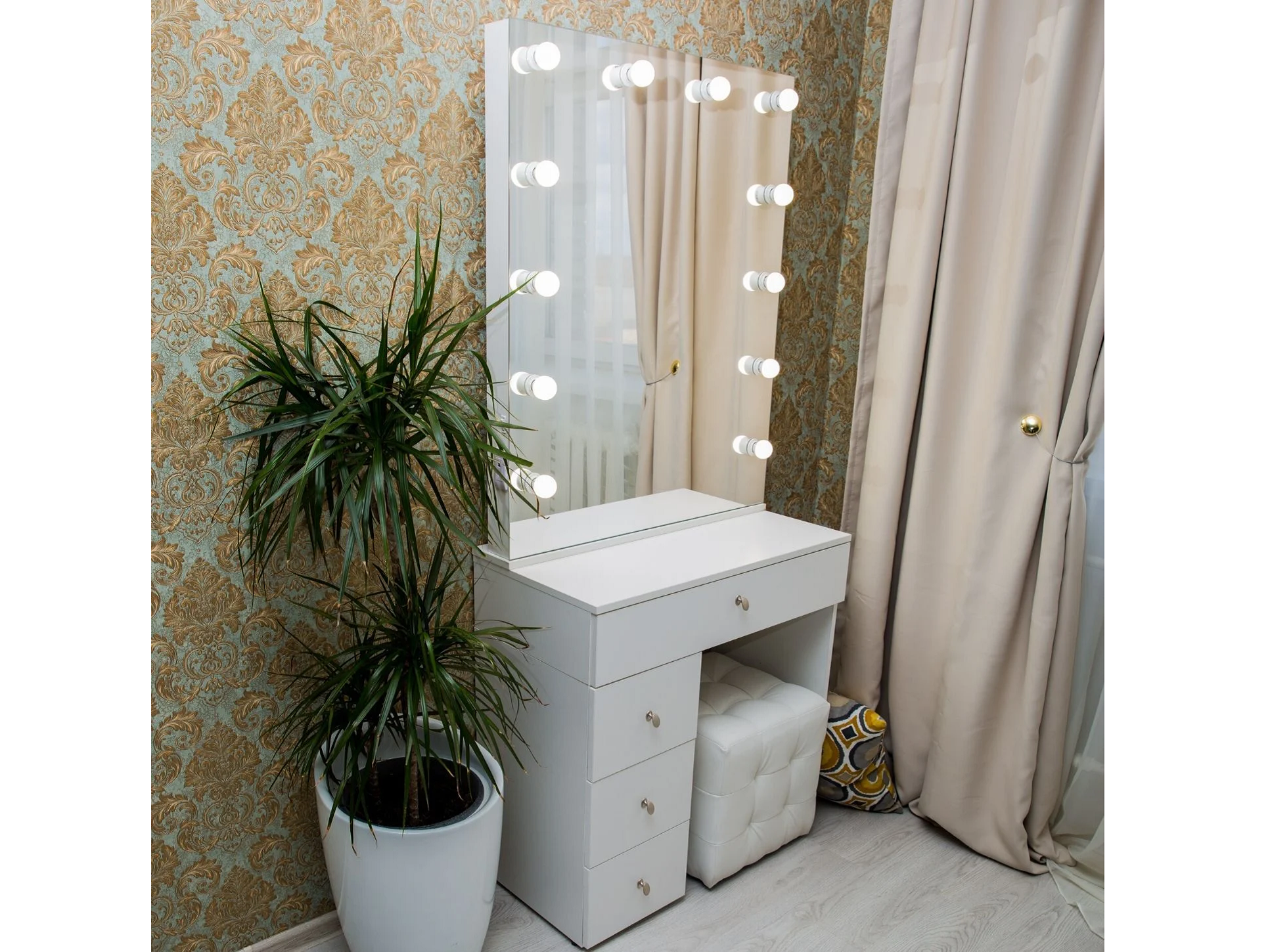 Изображение товара Туалетный столик Лакано 13 white, 80x40x180 см на сайте adeta.ru